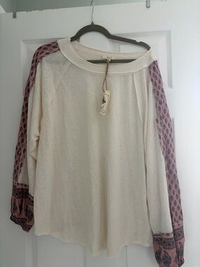 easel Cream Long Sleeve Top with Pink Printed Balloon Sleeves -NWT